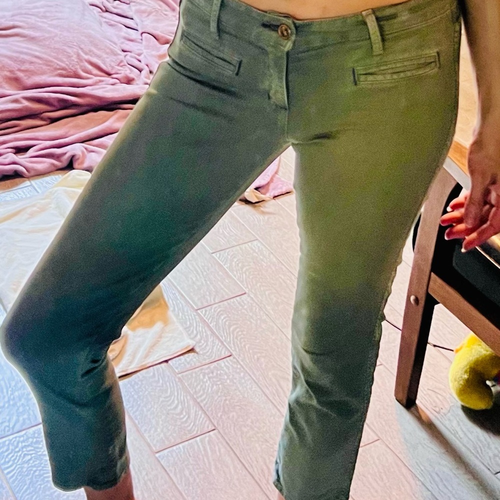 Rich & Skinny Green Capris in excellent condition size 25